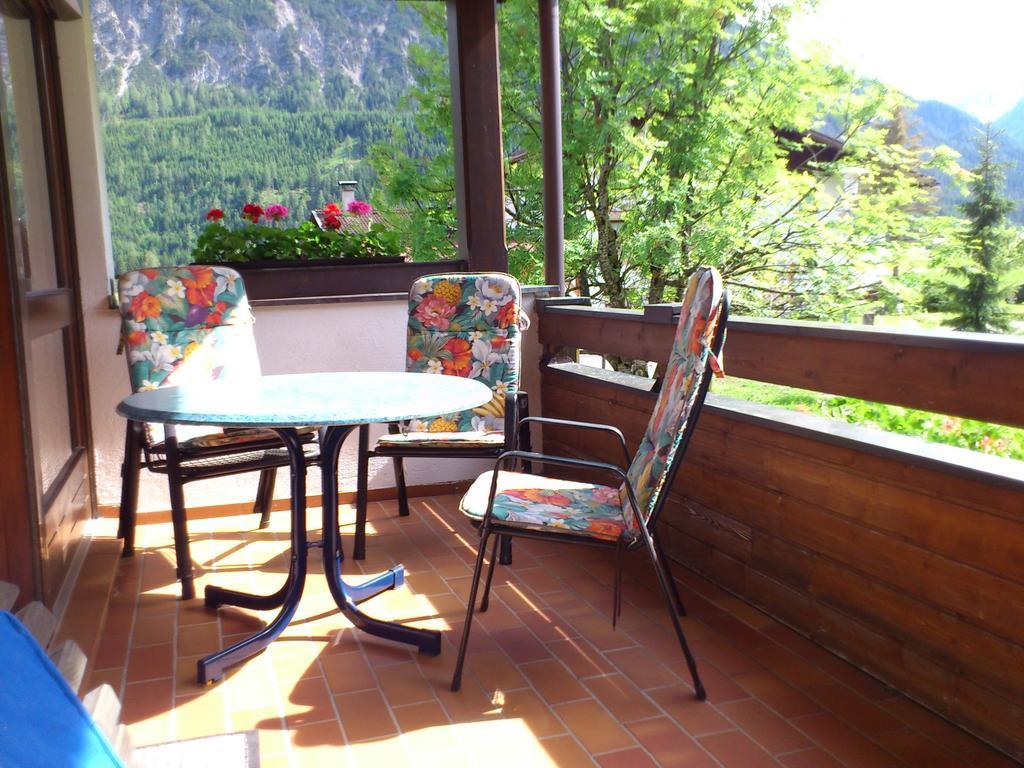Ferienwohnungen Bailom Elbigenalp Kamer foto