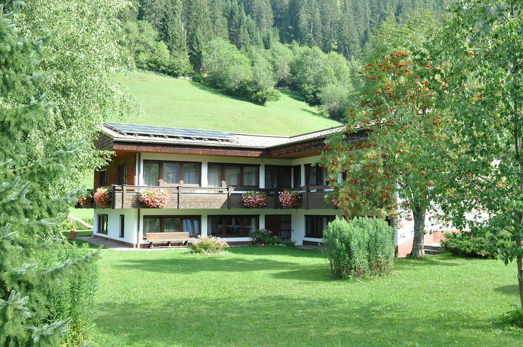 Ferienwohnungen Bailom Elbigenalp Buitenkant foto